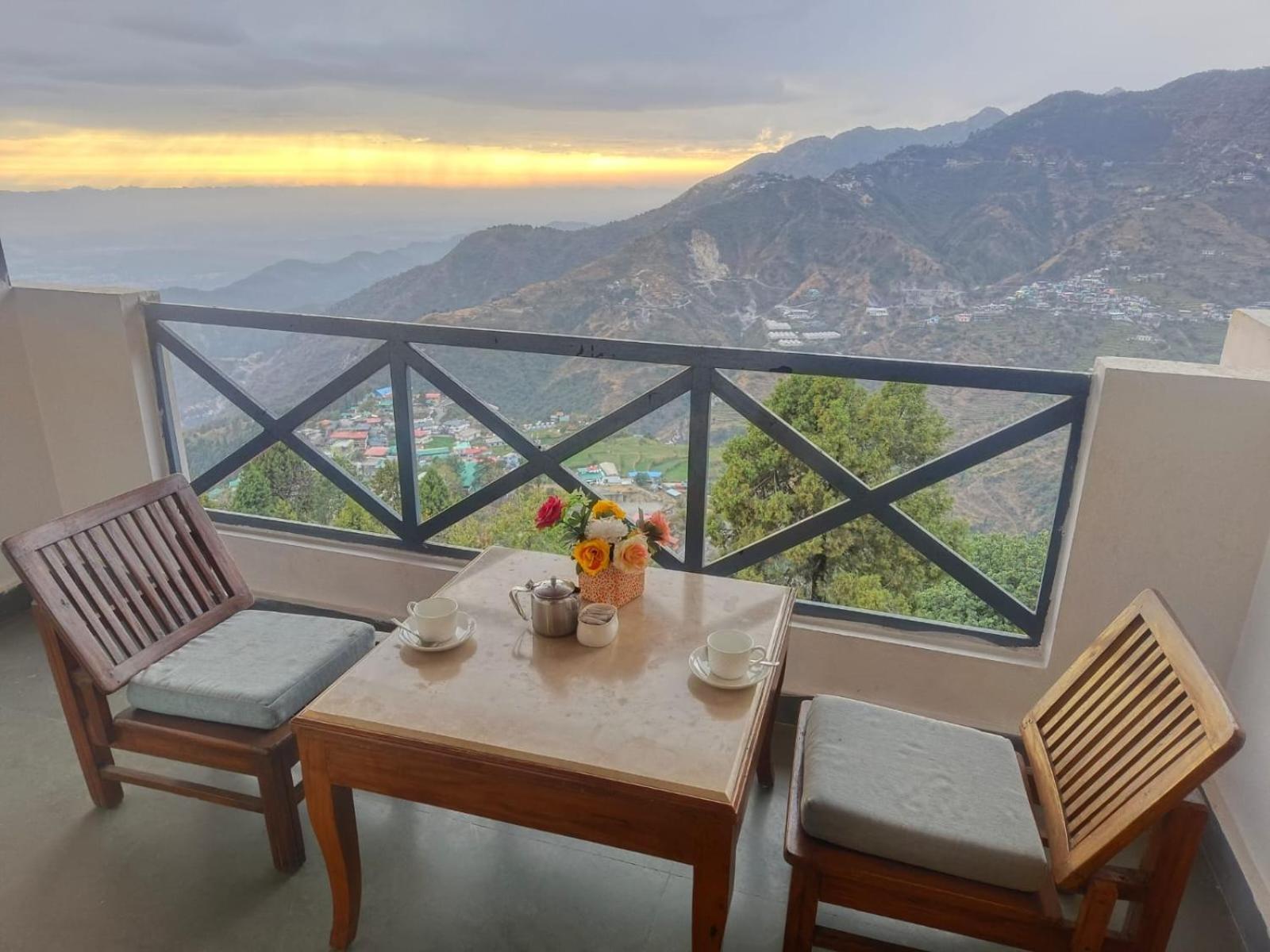 Green N Breeze Resorts Mussoorie Extérieur photo
